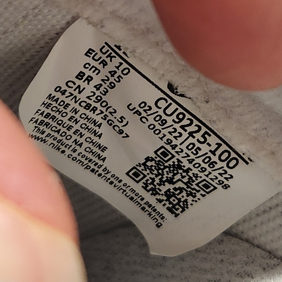 Supreme Nike Air Force 1 Men's White Sneakers - Picture 7 of 8